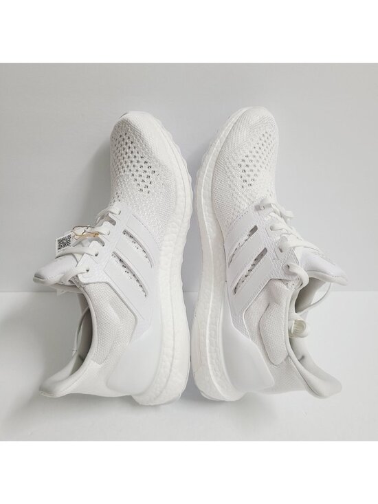 Athletic_Shoes